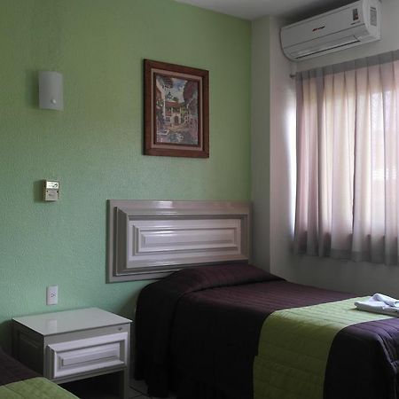 Hotel El Roble Tuxtla Gutiérrez Kültér fotó