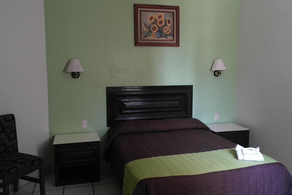 Hotel El Roble Tuxtla Gutiérrez Kültér fotó