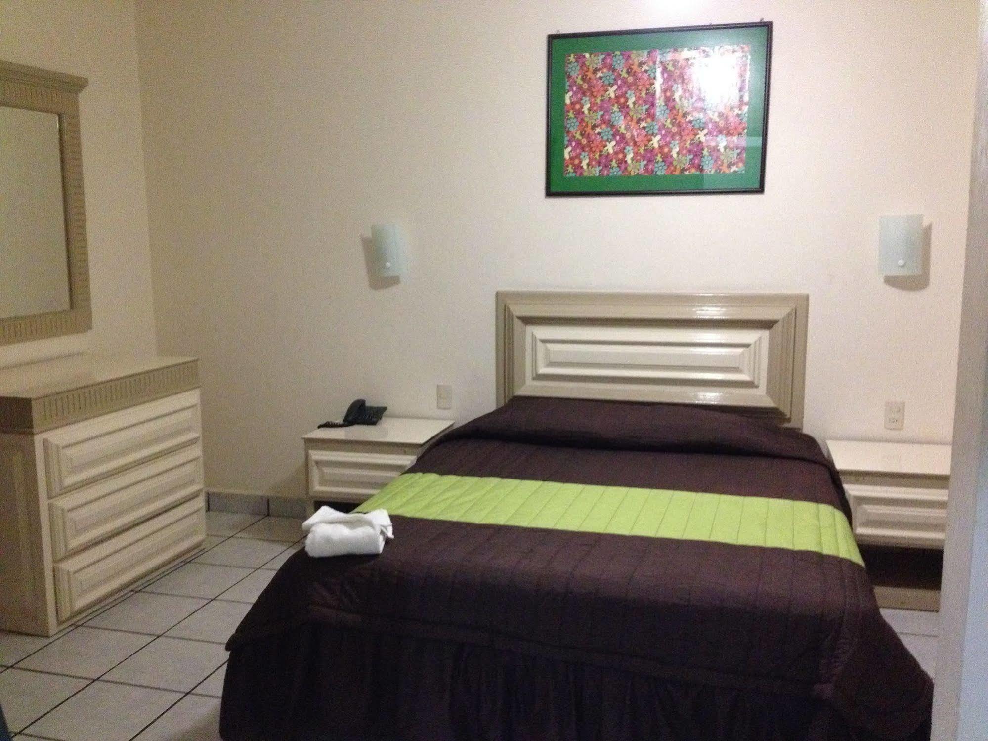 Hotel El Roble Tuxtla Gutiérrez Kültér fotó