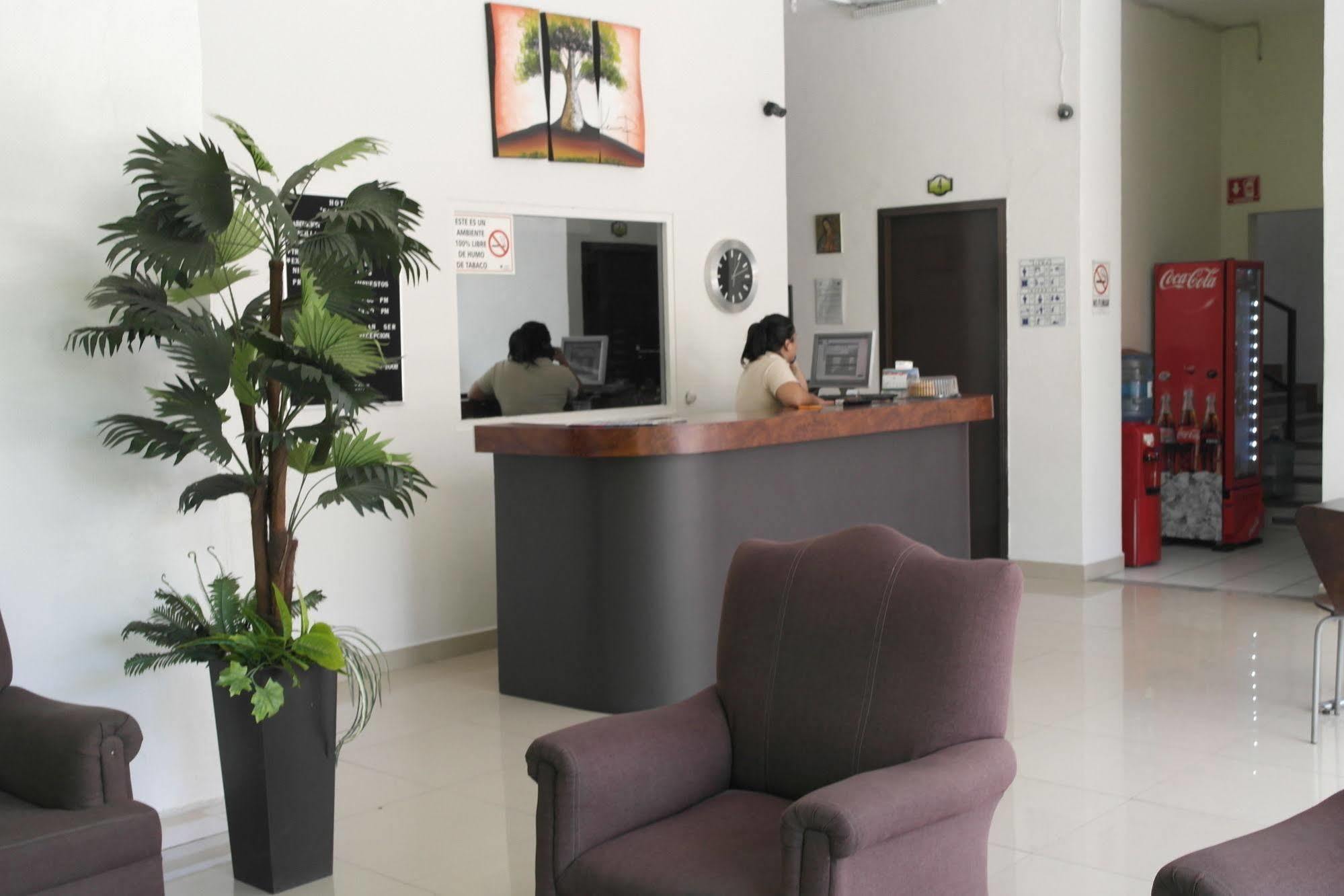 Hotel El Roble Tuxtla Gutiérrez Kültér fotó